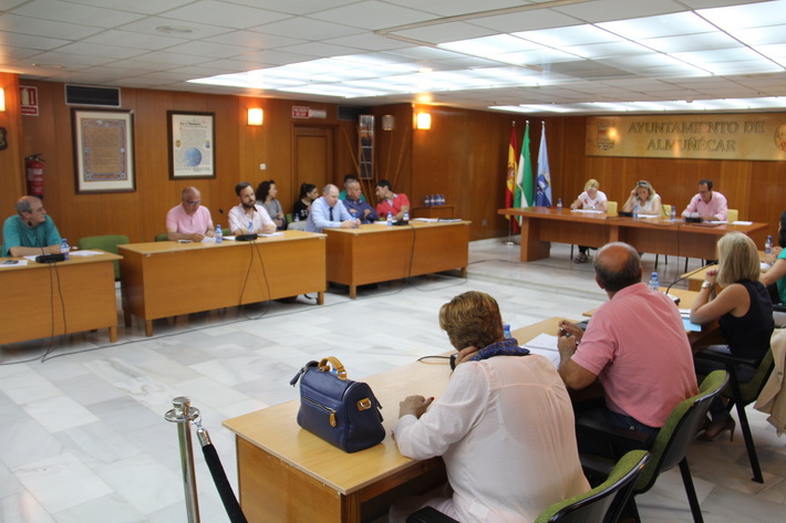 El pleno acuerda modificar el canon del parque acuático al contar con nuevas atracciones.